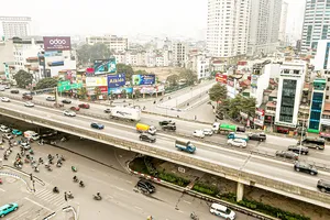 Đường Vành đai 3 trên cao và Nguyễn Xiển (phường Hạ Đình) thông thoáng hơn khi cấm xe tải trên 2 tấn