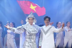 Ca sĩ Minh Sang kết hợp NSƯT Võ Minh Lâm đưa cải lương vào hành khúc "Rực sáng sức trẻ Việt Nam"