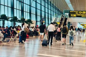 Tân Sơn Nhất khai thác 952 chuyến bay, phục vụ hơn 141.000 hành khách