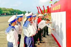 Hân hoan ngày hội toàn dân