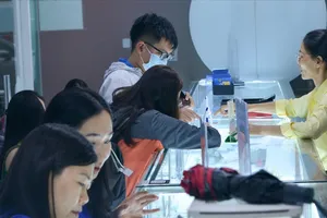 Sáng 20-3, giá vàng trong nước cao hơn giá vàng thế giới 25,8 triệu đồng/lượng