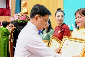TPHCM khen thưởng nhiều tập thể, cá nhân xuất sắc tại phường An Đông
