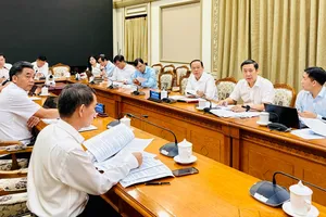 Phó Chủ tịch Thường trực HĐND TPHCM Nguyễn Văn Thọ chủ trì buổi làm việc