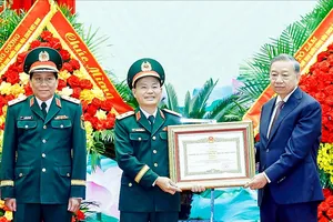 Tổng Bí thư, Chủ tịch nước Tô Lâm, Bí thư Quân ủy Trung ương trao danh hiệu Anh hùng Lực lượng vũ trang nhân dân tặng Quân khu 3