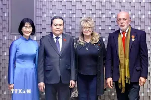 Chủ tịch Quốc hội Trần Thanh Mẫn gặp bà Sandra Scagliotti, Lãnh sự danh dự Việt Nam tại Torino. Ảnh: TTXVN