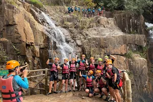 Du khách quốc tế ưa thích trải nghiệm tour du lịch vượt thác tại Đà Lạt (tỉnh Lâm Đồng). Ảnh: ĐOÀN KIÊN