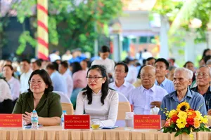 Đồng chí Văn Thị Bạch Tuyết, Phó Bí thư Thành ủy TPHCM dự Lễ giỗ lần thứ 78 tưởng niệm hơn 200 đồng bào, chiến sĩ hy sinh tại Rạch Già (1948-2026). ẢNH DŨNG PHƯƠNG.