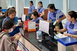 Từ ngày 15-5, hành khách được đổi vé tàu trực tuyến