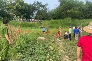 Ngày 18-5, cơ quan chức năng tỉnh Phú Thọ tìm thấy thi thể của 5 cháu nhỏ bị đuối nước. Ảnh CƯỜNG PHÚ