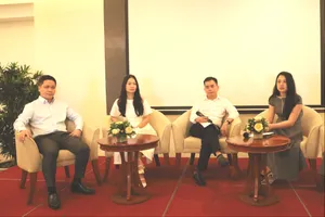 Các đại biểu chia sẻ kinh nghiệm xuất khẩu đồ gỗ và sản phẩm chế biến từ gỗ vào thị trường Bắc Mỹ. Ảnh: MINH XUÂN