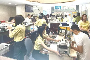 Sáng 11-6: Giá vàng giảm thêm 2,3 triệu đồng/lượng, SJC còn 136 triệu đồng/lượng