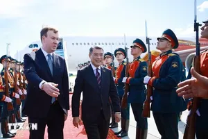 Thủ tướng Lê Minh Hưng đến thành phố Kazan bắt đầu chuyến tham dự Hội nghị Cấp cao Kỷ niệm 35 năm quan hệ ASEAN-Nga và hoạt động song phương tại Kazan, Cộng hòa Tatarstan (Liên bang Nga). Ảnh: TTXVN