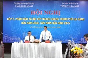 Chủ trì hội nghị. Ảnh: XUÂN QUỲNH