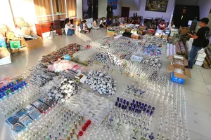 Triệt phá đường dây sản xuất hơn 100.000 dụng cụ sử dụng ma túy
