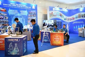 Triển lãm với chủ đề “Chuyến tàu tiến vào kỷ nguyên mới” tại Trung tâm Hội nghị quốc gia (Hà Nội)
