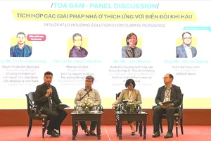 Các đại biểu, chuyên gia trao đổi tại hội thảo