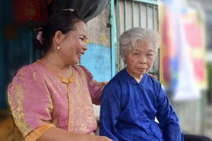 Gần 60 năm giữ trọn ước hẹn ngày đoàn tụ