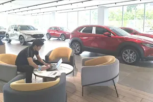 Ô tô đua nhau giảm giá sâu giữa tháng 7