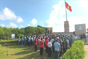 Bộ Tư lệnh Cảnh sát biển Việt Nam làm việc với đặc khu Phú Quý