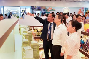 Điểm trưng bày sản phẩm "Tinh hoa Đà Nẵng" tại nhà ga T2, Cảng Hàng không Quốc tế Đà Nẵng.