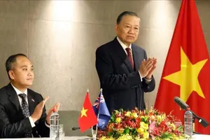 Tổng Bí thư, Chủ tịch nước Tô Lâm gặp gỡ cán bộ, nhân viên Đại sứ quán và cộng đồng người Việt Nam tại New Zealand