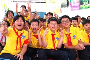 Học sinh Trường Tiểu học Trần Khánh Dư (phường Tân Định, TPHCM) hào hứng tham gia hoạt động ngoài chương trình 