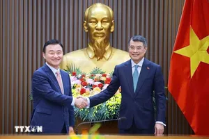 Thủ tướng Lê Minh Hưng tiếp Tổng Giám đốc điều hành Samsung điện tử Roh Tae Moon. Ảnh: TTXVN