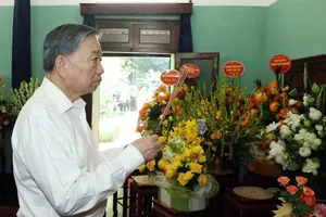 Tổng Bí thư, Chủ tịch nước Tô Lâm dâng hương tưởng nhớ Chủ tịch Hồ Chí Minh