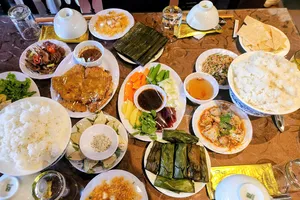 Bữa cơm chay thanh đạm, tròn vị ở xứ Huế . Ảnh: VĂN TUẤN