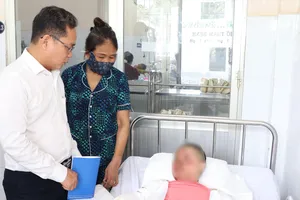 Thăm hỏi, hỗ trợ nạn nhân vụ cháy tại phường Đông Hưng Thuận