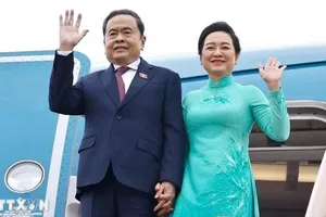 Chủ tịch Quốc hội Trần Thanh Mẫn và Phu nhân Nguyễn Thị Thanh Nga kết thúc tốt đẹp chuyến thăm chính thức Hàn Quốc. Ảnh : TTXVN