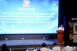 Phó Giám đốc Sở Nội vụ TPHCM Phạm Thành Nhân phát biểu khai mạc hội nghị. Ảnh: NGÔ BÌNH
