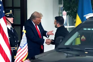 Tổng thống Mỹ Donald Trump gặp Tổng thống Ukraine Volodymyr Zelensky tại Nhà Trắng vào tháng 8-2025. Ảnh: XINHUA 