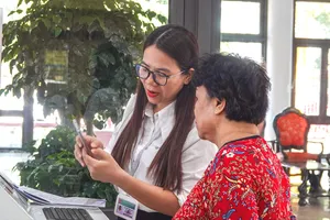 Mô hình "2 hành trình - 1 điểm đến" phường Cẩm Lệ (TP Đà Nẵng) giúp bà Ông Thị Thịnh giảm thời gian và công sức đi lại