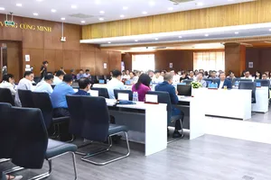 Nhìn lại 40 năm đổi mới, đề xuất giải pháp khơi thông nguồn lực phát triển