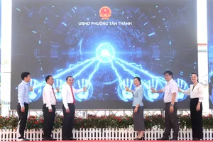 Hơn 1.000 người tham gia ngày hội việc làm số tại phường Tân Thành
