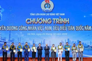 Tuyên dương 10 gương mặt Công nhân Việt Nam tiêu biểu toàn quốc năm 2026. Ảnh: HẢI NGUYỄN