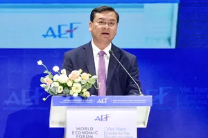 Phó Chủ tịch UBND Thành phố Hồ Chí Minh Nguyễn Công Vinh phát biểu khai mạc phiên toạ đàm Định vị Việt Nam - ASEAN trong chuỗi giá trị toàn cầu. Ảnh: HÙNG - TRIỀU