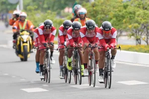  VUS TPHCM từ vị trí thứ 4 nhảy lên thứ 2 đồng đội  Ảnh: T.L 