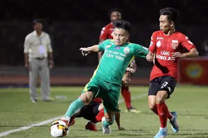 Cần Thơ và Long An đang ráo riết tuyển quân nhằm bổ sung lực lượng giai đoạn 2. Ảnh: DŨNG PHƯƠNG