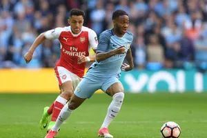Raheem Sterling (phải) tự tin sẽ cùng Man.City thể hiện sức mạnh ở mùa tới.