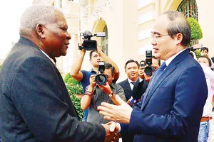 Bí thư Thành ủy TPHCM Nguyễn Thiện Nhân tiếp Chủ tịch Quốc hội Cuba Juan Esteban Lazo Hernandez  Ảnh:  VIỆT DŨNG