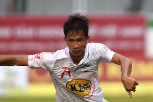 Bạo lực sân cỏ:  Vẫn chưa chùn chân