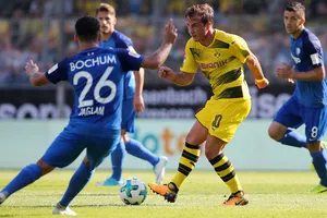 Mario Goetze (giữa), cầu thủ duy nhất thể hiện được tính sáng tạo trong đội hình của Dortmund .