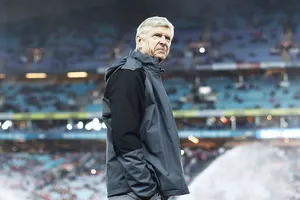 HLV Arsene Wenger đang chuẩn bị cho mùa giải rất nhiều cơ hội nhưng cũng không ít áp lực.