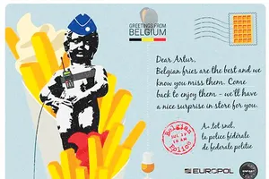 Gửi bưu thiếp tới tội phạm bị truy nã 