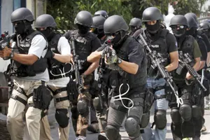 Cảnh sát Indonesia. Ảnh: AP.