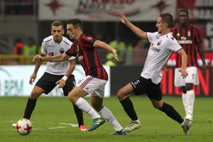 Milan (giữa) hứa hẹn sẽ tiếp tục thắng Shkendija.