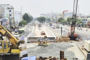 Công trình hầm chui An Sương đang thi công   Ảnh: CAO THĂNG