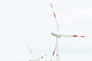 Điện gió tại Bình Thuận.   Ảnh: THÀNH TRÍ